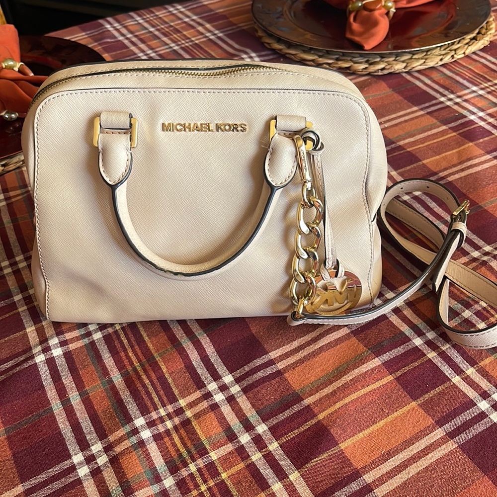 Blush MK Michael Kors Bag w/detachable Crossbody strap